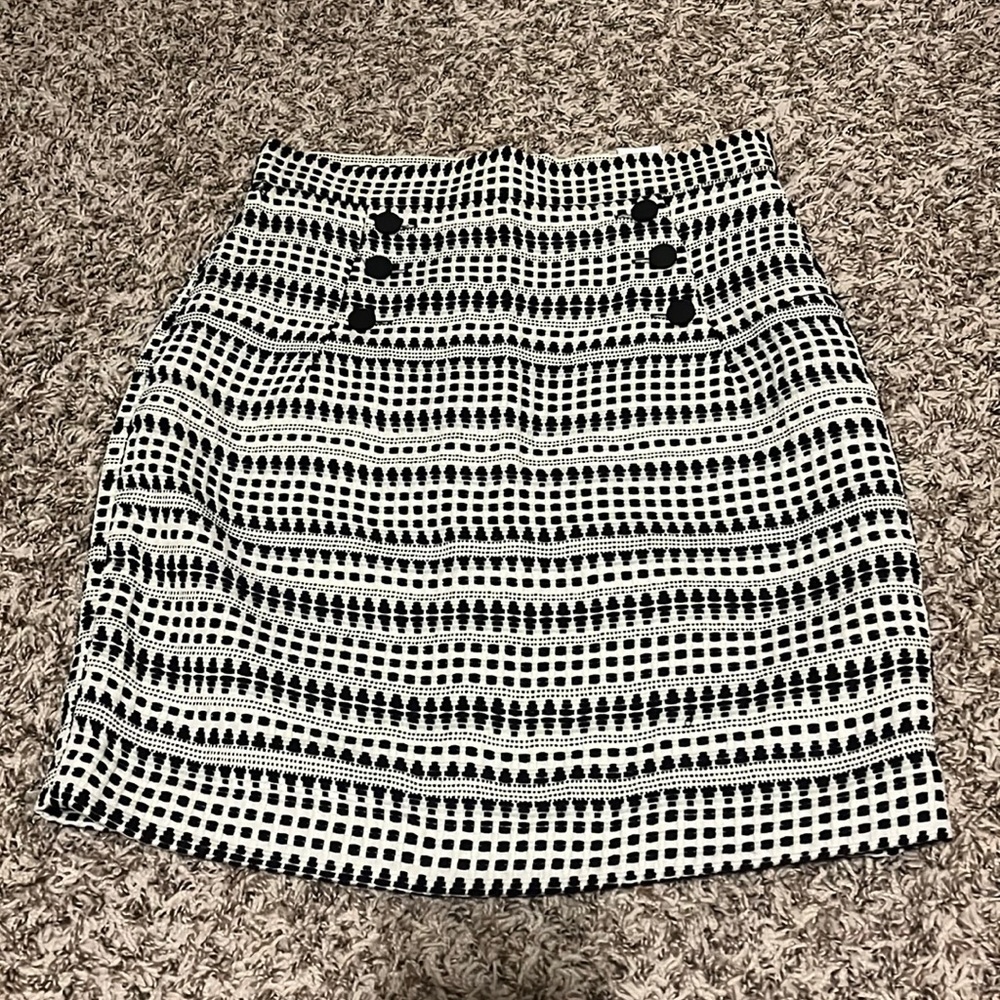 🛑 H&M Designed Skirt- Size 8 - Picture 1 of 10